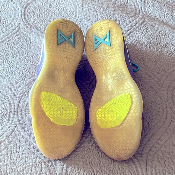 Nike PG 2s mamba mentality!! size 9 1/2 purple highlighter - Picture 3 of 4